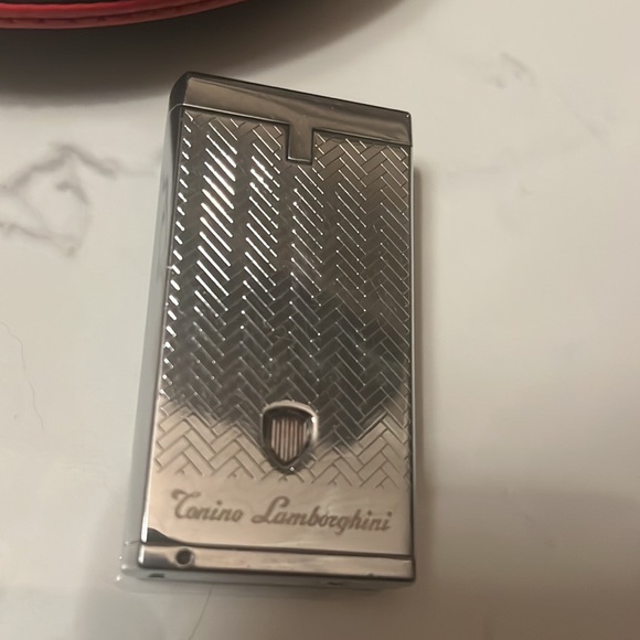 Conino Lamborghini authentic refillable flint lighter and case - Picture 5 of 12